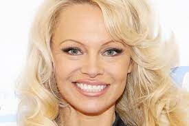 Pamela denise anderson was born on july 1, 1967 in ladysmith, british columbia, canada at 4:08 pst, to young newlywed parents, barry anderson and. Pamela Anderson In Cannes Kaum Wiederzuerkennen Brigitte De