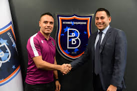 Bunun üzerine saha kenarına gelen hategan, pierre webo'ya kırmızı kart gösterdi. Istanbul Basaksehir Eng On Twitter We Would Like To Welcome Ekrem Dag And Pierre Webo As Our New Assistant Coaches May The With You