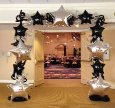 See more ideas about hollywood decor, balloon decorations, hollywood theme. Hollywood Or Broadway Themed Entrance Hollywood Party Theme Balloon Centerpieces Broadway Theme