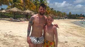 Check spelling or type a new query. Traum Geht In Erfullung 11 Jahriger Kickt Mit Lionel Messi Am Strand Eurosport