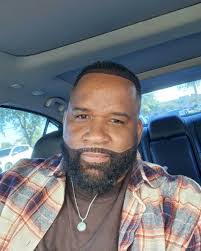 Lloyd Parchment's Instagram, Twitter & Facebook