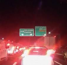 Verso le 9.30 si è verificato uno scontro tra alcuni veicoli all'altezza del chilometro 110 in direzione milano. Incidente Su A1 A Parma Oggi Ecco I Percorsi Alternativi