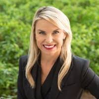 Amanda Fowler's Instagram, Twitter & Facebook