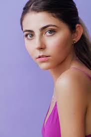 Courtney Jasper's Instagram, Twitter & Facebook