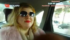 Maria di Trapani, la 38enne siciliana un po' trash che conquista il web