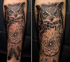 In many cultures, owls are thought to be protectors of the souls who have passed on. Wetuscany On Twitter Owl Dreamcatcher Afiordipelletattoo Tattoo Realistic Realistictattoo Owl Dream Dreamcatcher Black Withe