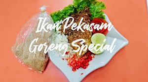 Goreng bawang besar dihiris dan cili padi. Restoran Belauk Sedap Betul Ikan Pekasam Goreng Resepi Facebook