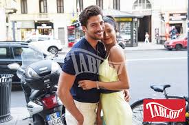 Simone susinna è il giovane modello che nelle scorse ore è finito al centro del gossip per la frecciatina social contro la sua ex mariana rodriguez. Mariana Rodriguez E Simone Susinna Amore Al Top Dopo La Crisi Tabloit
