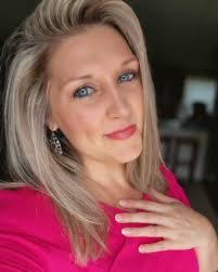 Tammy Botelho's Instagram, Twitter & Facebook