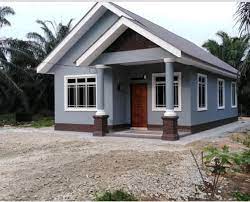Keramik teras ini kontras dengan lantai keramik rumah dan juga dinding dinding rumah lebih dominan terlihat dengan mengaplikasikan cat warna biru muda, cantik juga kan desainnya? Warna Rumah Cantik Desainrumahid Com