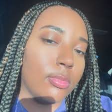 Ashley Roux (@Nun2seehereeee)