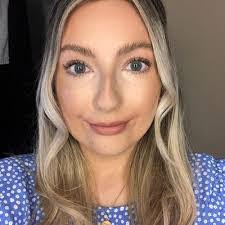 Lindsay Lantz's Instagram, Twitter & Facebook