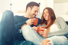 Resultado de imagem para esposa feliz