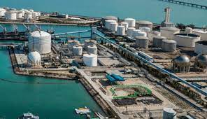 La empresa de origen estadounidense estaba encargada de construir los paquetes 4 y 6 de la megaobra sexenal, pero renunció a la segunda fase del proyecto porque los costos proyectados por la secretaría. Refineria Dos Bocas El Falso Milagro Mexicano Desinformemonos