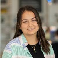 Lea Schuler's Instagram, Twitter & Facebook