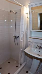 идея душевая кабина из плитки со сливом в полу фото Malenkaya Vannaya Dushevaya Kabina Svoimi Rukami Dush Kabina Bez Poddona Vannaya V Hrushevke Small Bathroom Dushevye Komnaty Dushevye Malenkie Dushevye