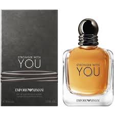 Şişenin kapağının tasarımı, giorgio armani'nin sol elinin üçüncü parmağına taktığı yüzüklerden ilham alınarak yaratıldı. Giorgio Armani Stronger With You M Edt 100ml Perfume In Bangladesh
