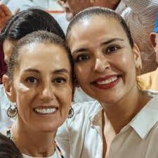 Dulce Mares's Instagram, Twitter & Facebook