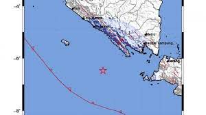 Berdasarkan catatan bmkg di akun twitternya, @infobmkg, gempa terjadi pada pukul 17.40 wib. Gempa Hari Ini Tak Hanya Sigi Lampung Juga Diguncang Gempa Berkekuatan M 4 9 Halaman 1 Tribunnews Com