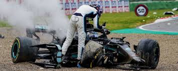 Mercedes vorn, mazepin crasht wieder. Yzsrwgewh8y9km
