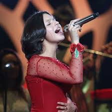 F e parece que está llorando am g que cuando las mueve el viento llorona f e parece que está llorando. Angela Aguilar Letras De Angela Aguilar Fotos Y Videos Genius Lyrics