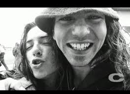 repost @mindyourvedder ―[ Eddie & Beth, backstage in LA with Val Agnew, her  little sister and Selene Vigil (7 Year Bitch)