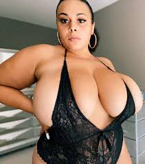 Qweenie - Free pics, galleries & more at Babepedia