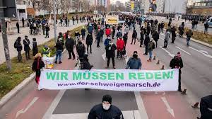 20 cm breit, 24 cm hoch, 9 cm tief. Mehrere Demos In Berlin Auch Gegen Corona Einschrankungen Rbb24