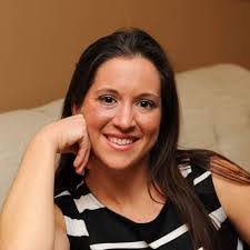 Sara Martinez's Instagram, Twitter & Facebook