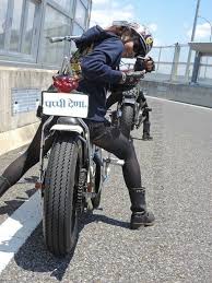 I look mg best u.lhen i take mg helmet off after d long motorcycle ride. Marathi Bike Quotes Pappi Dena Women Riding Motorcycles Female Motorcycle Riders Motorcycle Girl