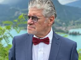 Henry Soto, actor dramático venezolano de teatro y TV nacido en Caracas el  29 mayo 1961 como Henry Francisco Soto Pérez. Su N° de Cédula es 5.598.734.  A la edad de 12