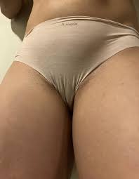 And if your pants are really thin then your pubic hair seems to poke through the fabric. My Cute Little Camel Toe Oc Reddit Nsfw