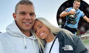 Jun 11, 2021 · tom trbojevic had a night to remember on wednesday, scoring three tries for nsw. Manly Sea Eagles Football Star Tom Trbojevic Debuts Stunning New Blonde Girlfriend Kristi Wilkinson Daily Mail Online