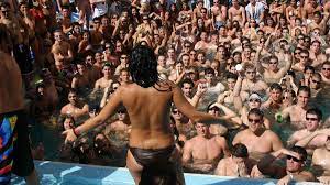 It's usually a week long, and many students take the chance to go out and have a fun time. Spring Break Bilder Fotos Welt