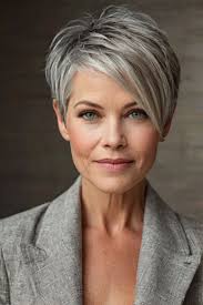 74 Hairstyles For Women Over 40 For All Face Shapes And Hair Types