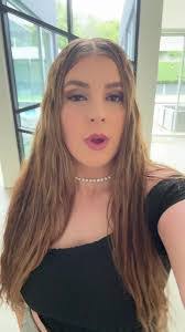 Paige Rowell's Instagram, Twitter & Facebook