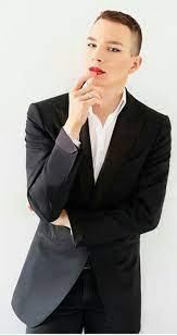 Feminine Guys Are Hot Androgynous Models Gender Fluid Fashion Genderless Fashion