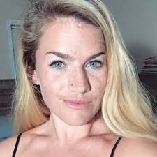 Julia Joyce (@juliaa_anne)