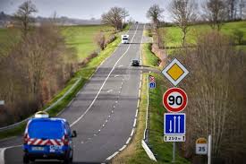 Retrouvez ici vos conditions de circulation et les informations susceptibles d'engendrer des perturbations sur le réseau routier départemental, la véloroute vallée de somme et le canal de la somme. Retour Aux 90 Km H Sur Les Routes Departementales De L Allier Feu Vert Administratif Moulins 03000