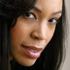 Dana Dawson's Instagram, Twitter & Facebook