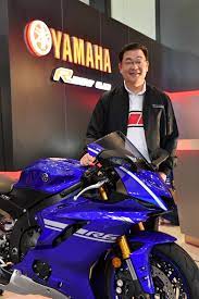 นายประพ นธ พลธนะวส ทธ คนกลาง รองประธานกรรมการบร หาร พร อมด วยผ บร หารระด บส ง บร ษ ท ไท