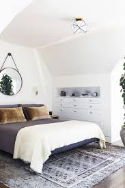 Sometimes all it takes for a cheap bedroom makeover is a fresh lick of paint, a gorgeous new candle or a new throw pillow. Budget Friendly Ideas For A Fabulous Bedroom Makeover