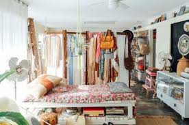 Perhatikan dan cari sebab utama kamar berantakan Barang Di Rumah Berantakan Inilah 5 Cara Menata Dan Menyimpannya Semua Halaman Idea