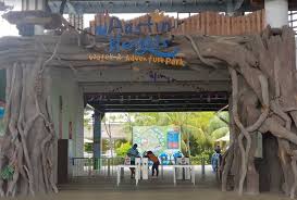 Jika anda mencari penginapan yang bertaraf 5 bintang dan kemasan yang bersih dan ekslusif datanglah ke hotel renaissance johor bahru ini sebagai tempat menarik di johor. Tempat Menarik Di Johor Water Adventure Johor Adventure Park