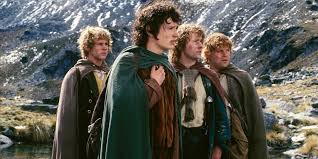 Bien loin d'être une simple babiole, il s'agit de l'anneau unique, un instrument de pouvoir absolu qui permettrait à sauron, le seigneur des ténèbres, de régner sur la terre du milieu et de réduire en esclavage ses peuples. Le Seigneur Des Anneaux Bientot De Retour Sur Grand Ecran Geeko