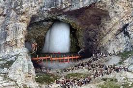 Amarnath Yatra | 10 Amarnath pilgrims injured after jumping out from moving  bus in Jammu and Kashmir's Ramban - Telegraph India
