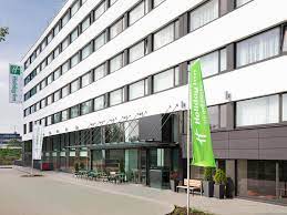 Holiday inn munchen sud, an ihg hotel provides guests with board games, a special menu and children's menu for their children. Munich Hotels Near Marienplatz Holiday Inn Munich Leuchtenbergring
