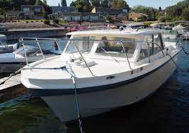 1968 30 Uniflite Hardtop Cruiser Boat Boat Cabin Cruiser