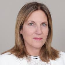 Suzanne Kaye's Instagram, Twitter & Facebook