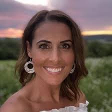 Nina Jennings's Instagram, Twitter & Facebook